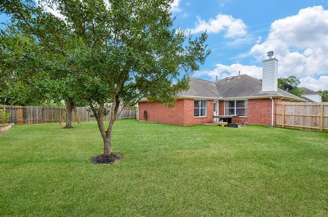 Building Photo - 24314 Leachwood Dr