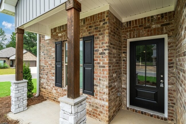 Building Photo - 5500 Blue Jay Cir