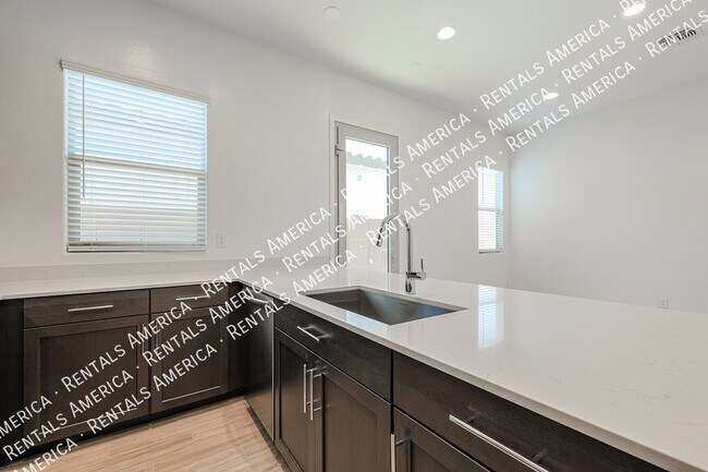 Building Photo - 2631 W Pecan Rd