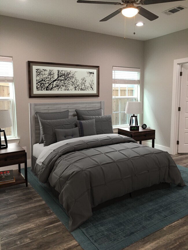 Building Photo - 709 W Woodard St