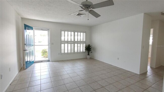 Building Photo - 570 Circlewood Dr