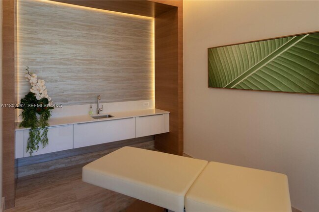 Building Photo - 16385 Biscayne Blvd