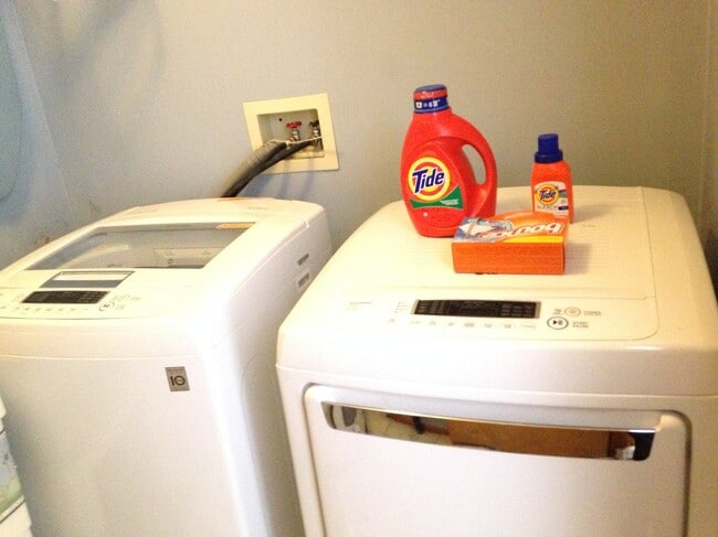 free washer and dryer - 12 Charles St