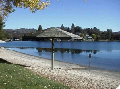 Building Photo - 12003 Lakeshore S