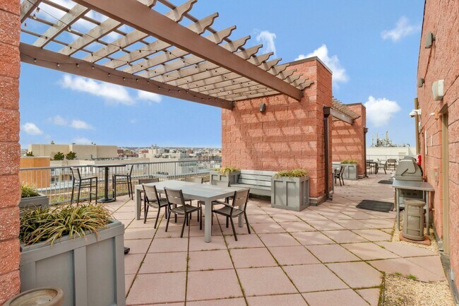 Building Photo - 1117 10th St NW