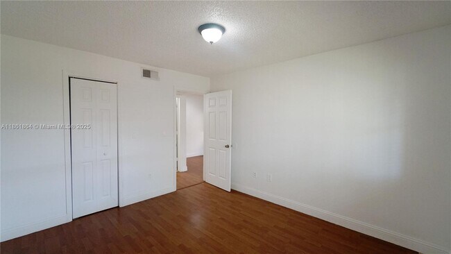 Building Photo - 15570 SW 105th Ln