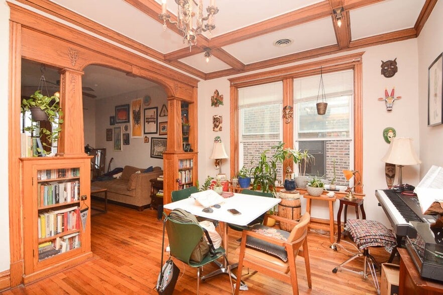 Building Photo - 2647 W Iowa St