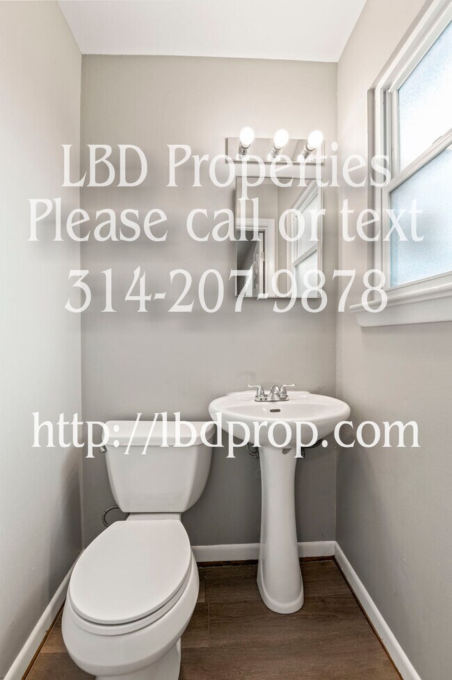 Building Photo - 490 St Marie St