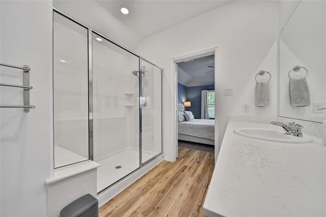 Building Photo - 15415 Surrey Pines Ln