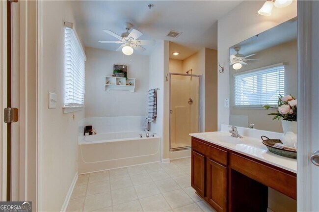 Building Photo - 331 Oakview Way