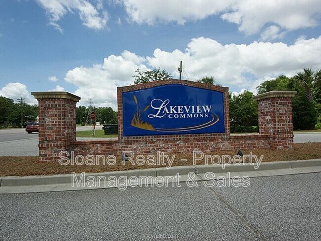 Building Photo - 557 Truman Dr