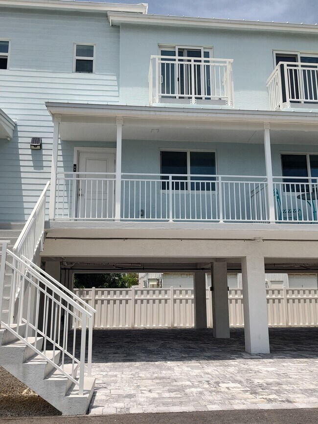 Building Photo - 10877 Overseas Hwy