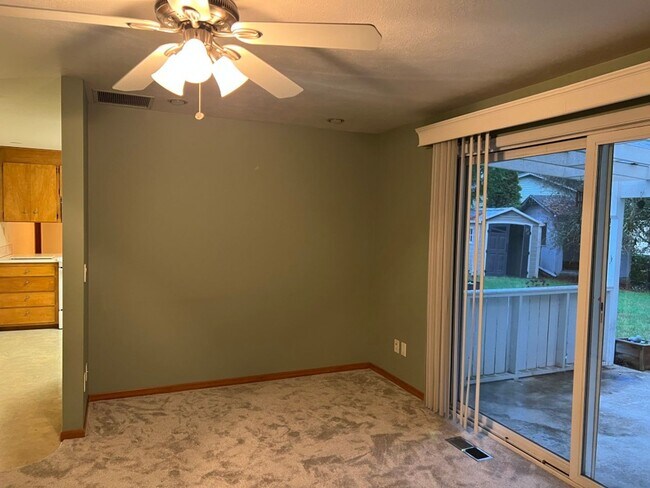 Building Photo - 3Bd/1.5Ba Covington House