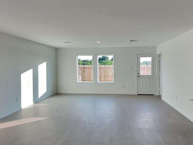 Building Photo - 417 Texas Pecan Dr