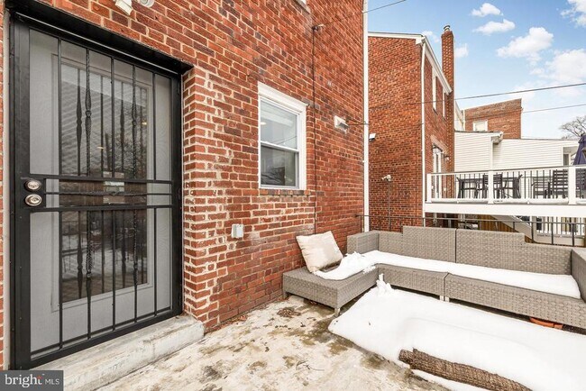 Building Photo - 5027 11th St NE