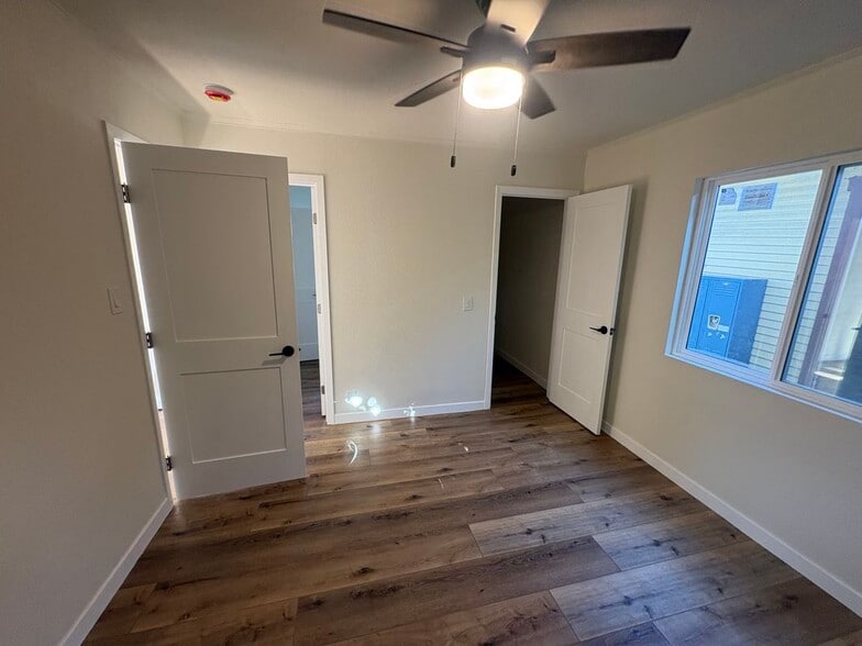 Building Photo - 4426 1/2 Lockwood Avenue