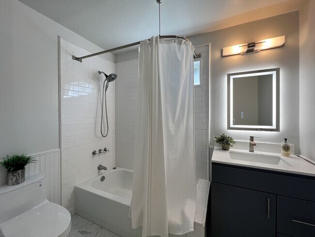 Building Photo - Wine Country Retreat with Guest Cottage & Vineyard Views