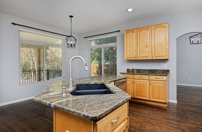 Building Photo - 7045 Pike Ct