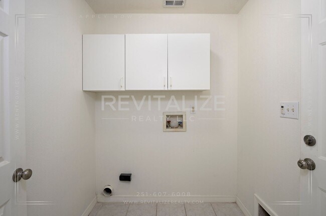 Building Photo - COMING SOON TO ORANGE BEACH