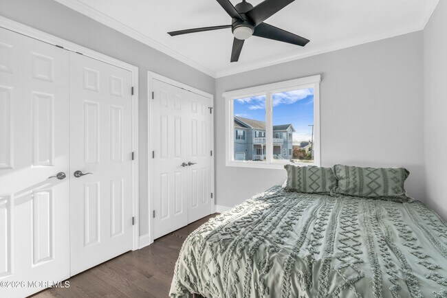 Building Photo - 3330 Windsor Ave