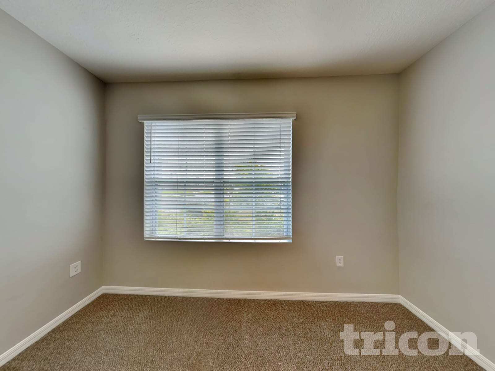 Building Photo - 5765 Arlington River Dr.