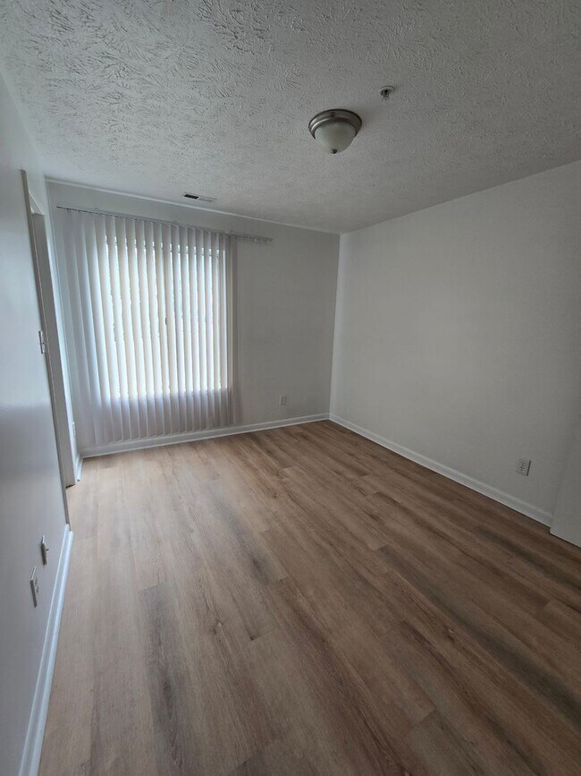 Building Photo - 3371 Galleria Dr