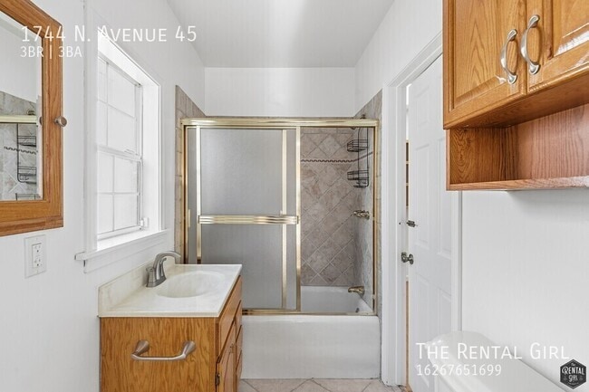 Building Photo - 1744 N Ave 45