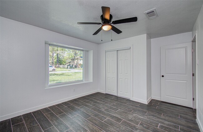 Building Photo - 2540 River Ridge