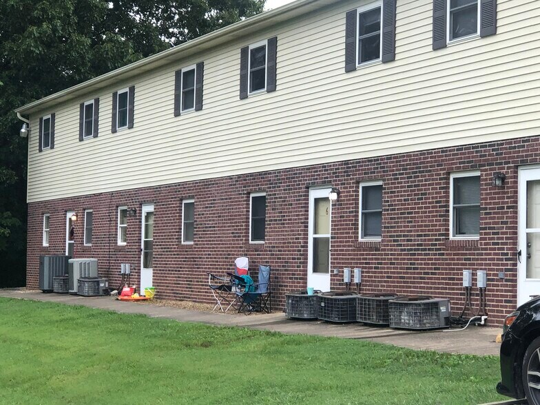Primary Photo - 155 Mays St