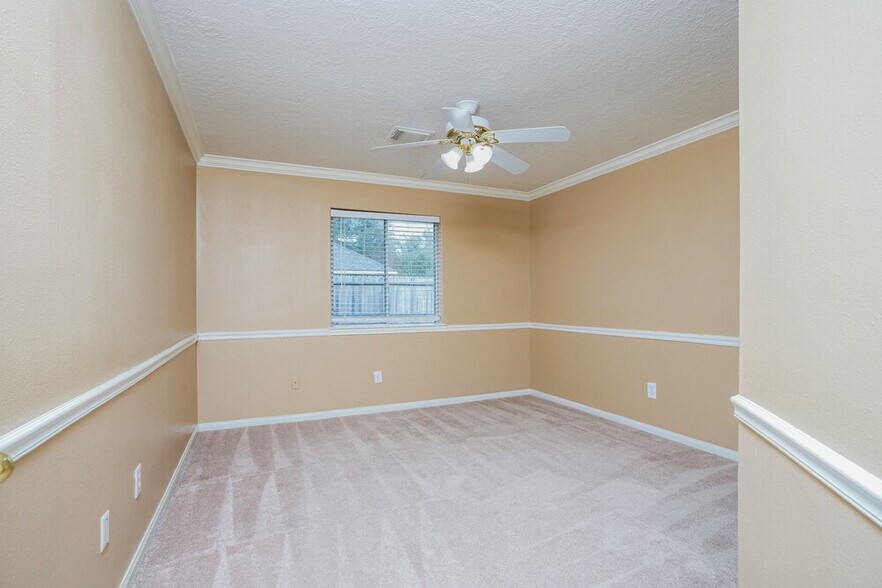 Building Photo - 814 Courtside Dr W