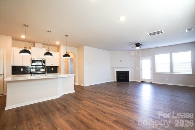 Building Photo - 1403 Caracara Ct