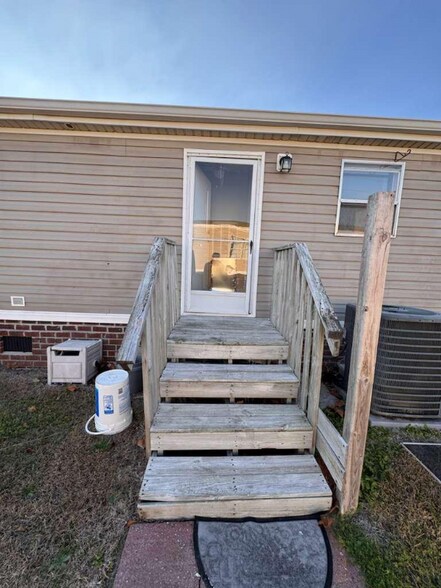 Building Photo - 4727 Julious Ln