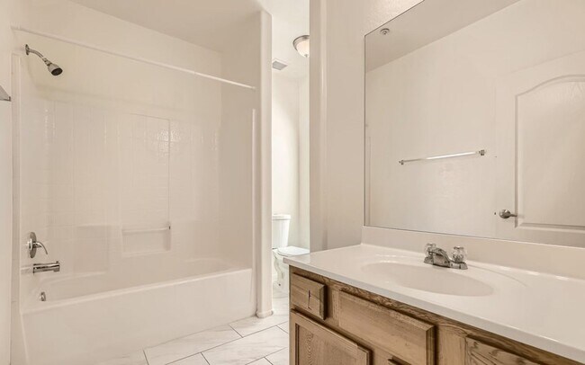 Building Photo - 3 bed 2.5 Bath Townhouse in Cave Creek