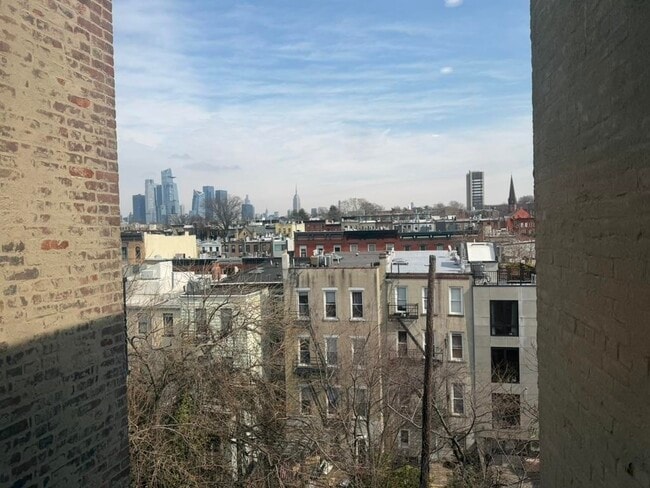 Building Photo - 805 Park Ave