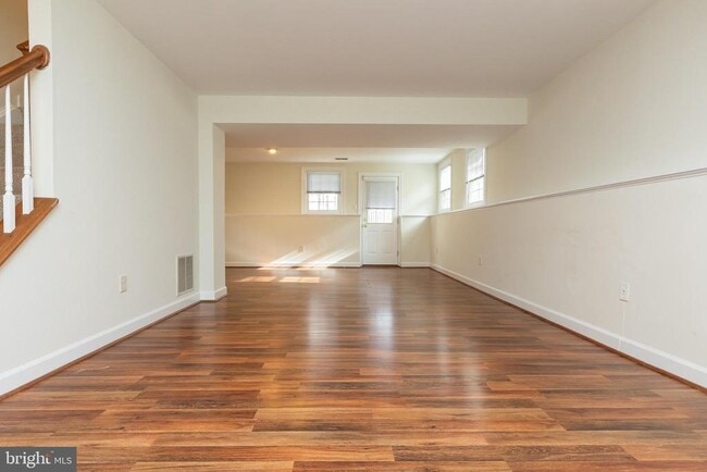 Building Photo - 14209 Floral Park Dr