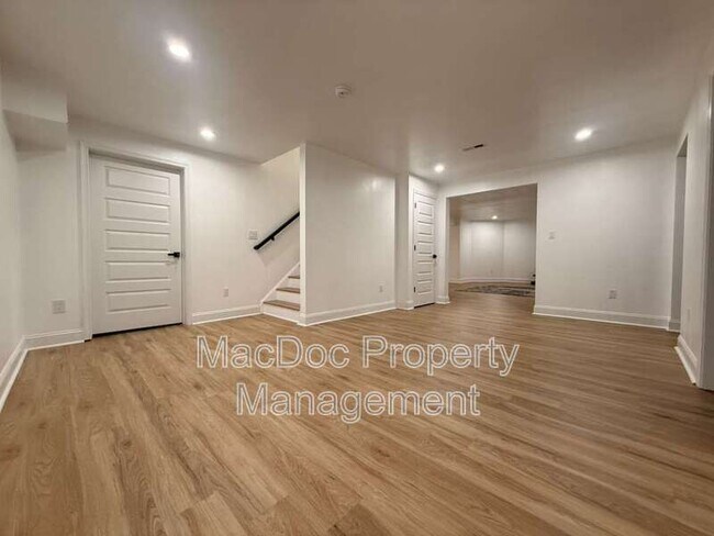 Building Photo - 10402 Laurel Ridge Way