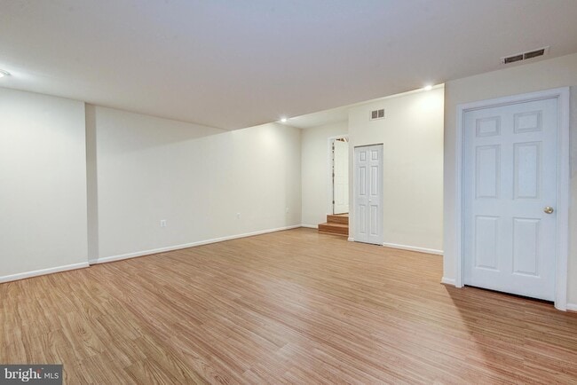 Building Photo - 1502 Farsta Ct