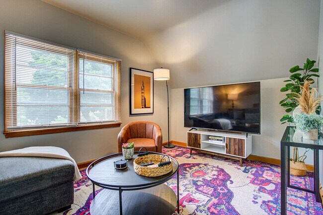 Building Photo - 3120 S 30th St