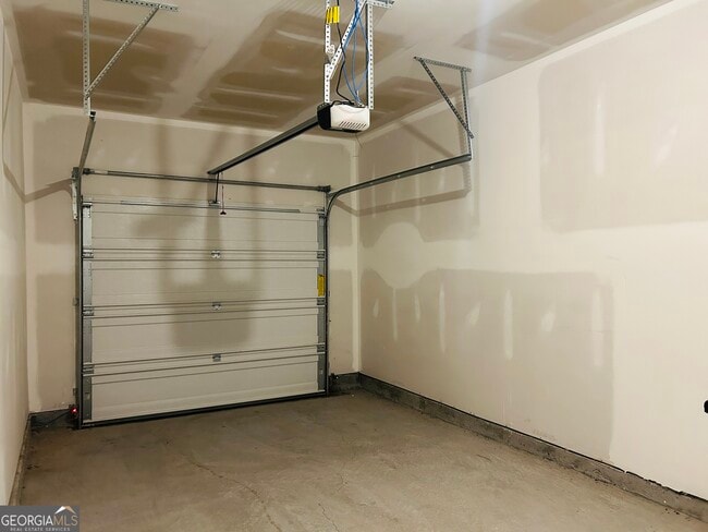 Building Photo - 407 Kings Cross Wy