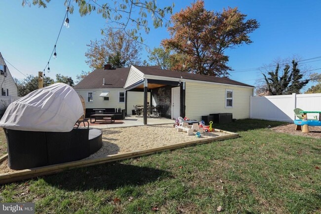 Building Photo - 521 5th Ave