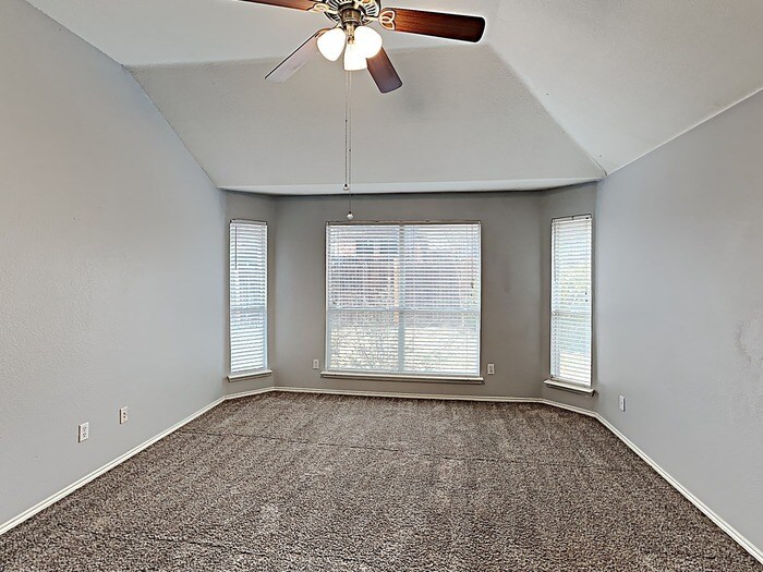 Building Photo - 623 Jamie Ln