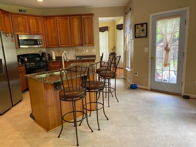 Building Photo - 3128 Tulip Tree Pl