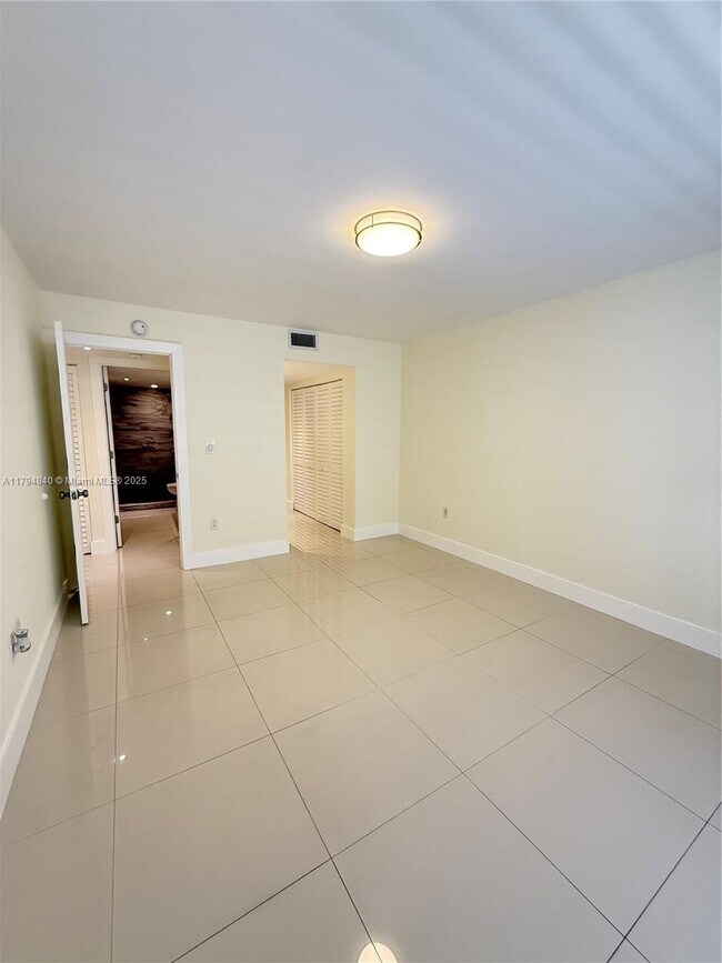 Building Photo - 8205 SW 152nd Ave