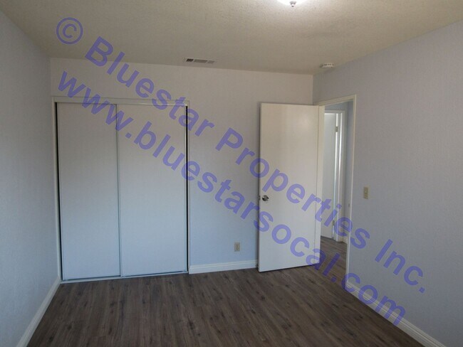 Building Photo - 12652K