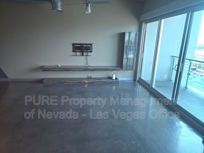 Building Photo - 200 Hoover Ave