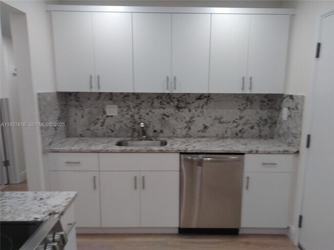 Building Photo - 8325 SW 72nd Ave