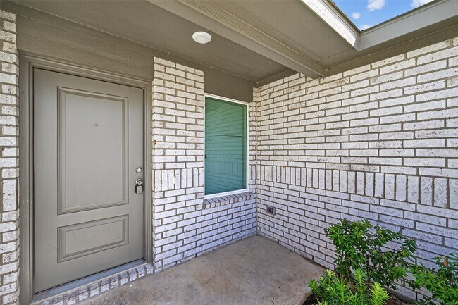 Building Photo - 6818 Eastern Cottonwood Ln