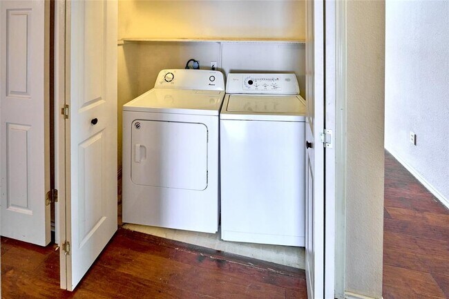 Building Photo - 2712 Settlement Dr