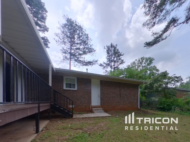 Building Photo - 5535 Crestland Ct