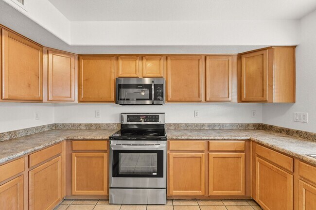 Building Photo - Solar Home with Nice Floorplan in a Great Location! Norterra Dynamite Ranch